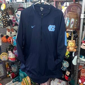 Like New Men’s Nike North Carolina Dark and Light Blue Wind Breaker XL